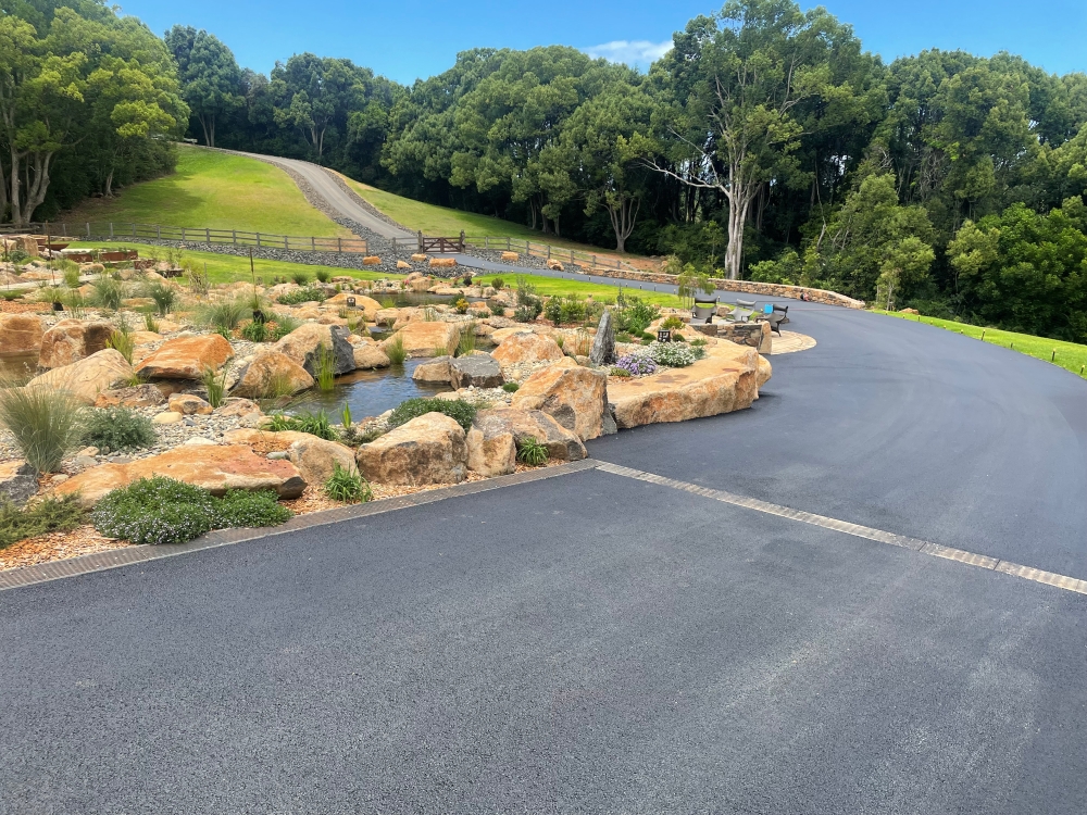 Images East Coast Asphalt & Concrete Edging