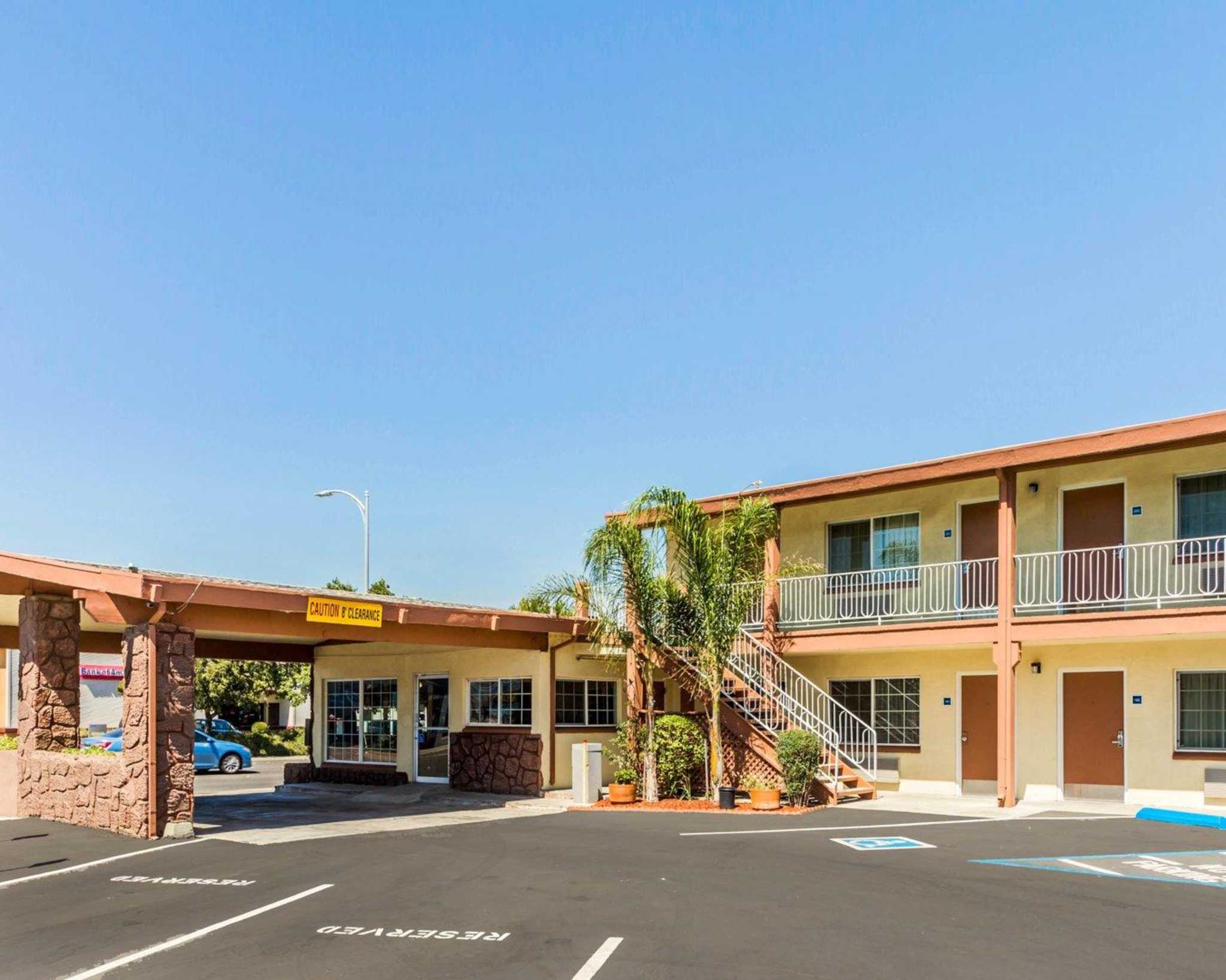 Econo Lodge in Woodland, CA - (530) 662-9...