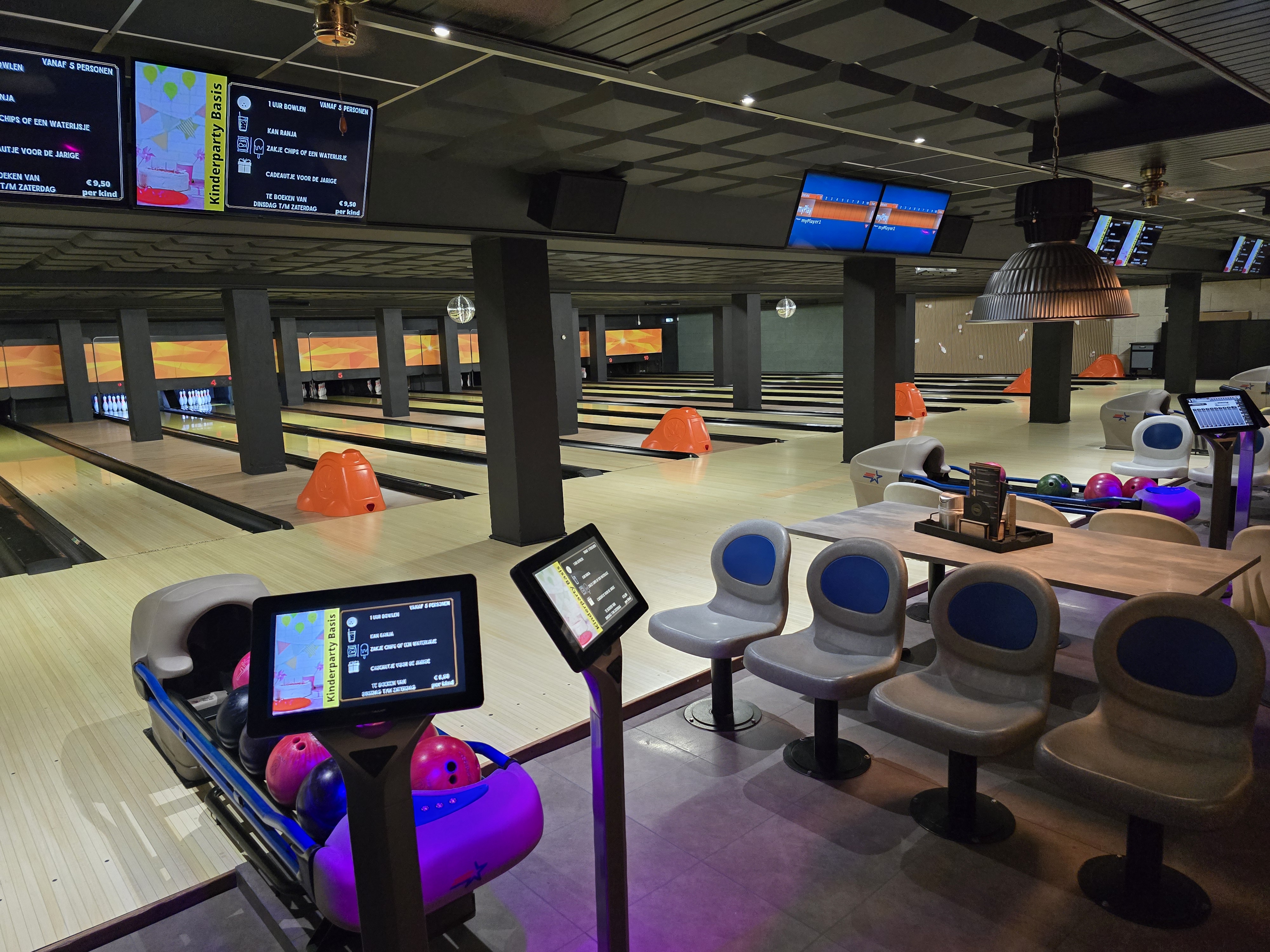 Foto's Bowlingcentrum De Flying Bowling