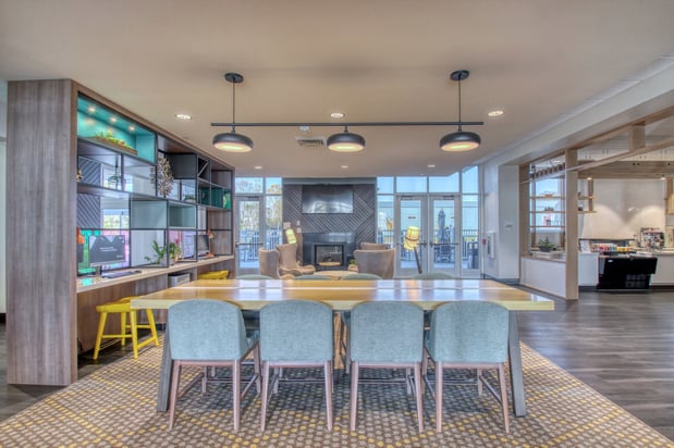 Images Holiday Inn Appleton by IHG