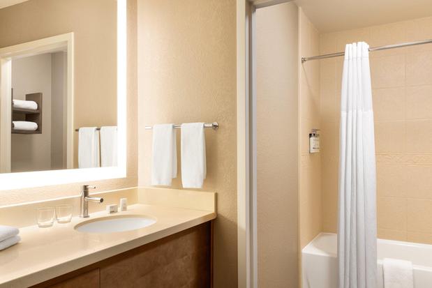 Images Staybridge Suites Fort Wayne by IHG