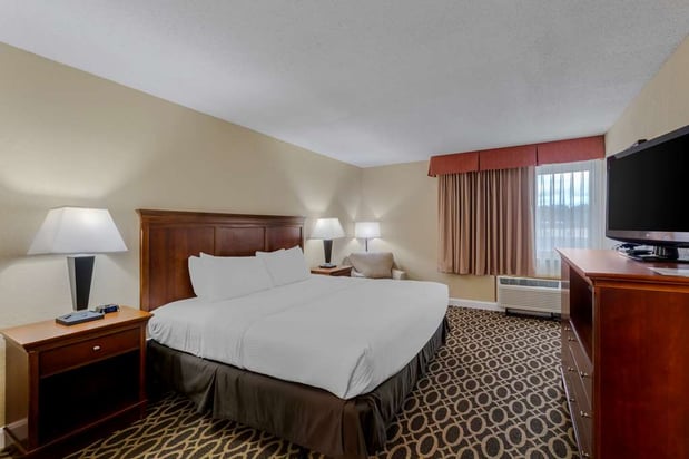 Images Best Western Plus Wooster Hotel & Conference Center