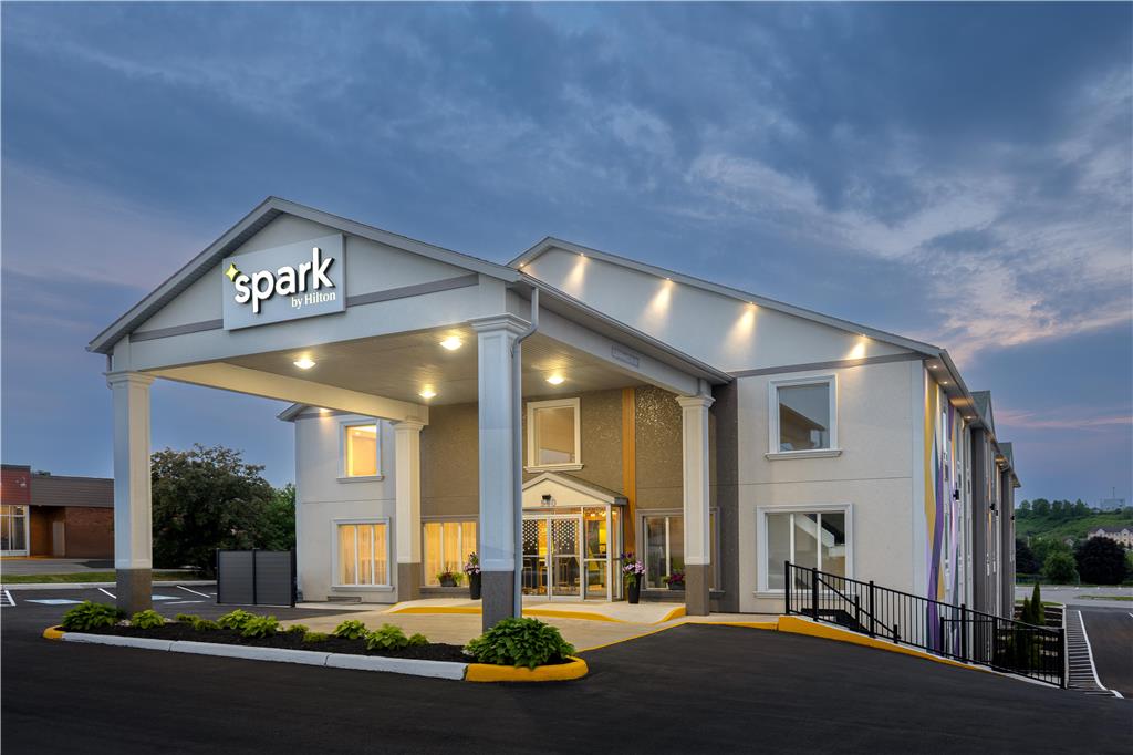 Images Spark by Hilton Woodstock