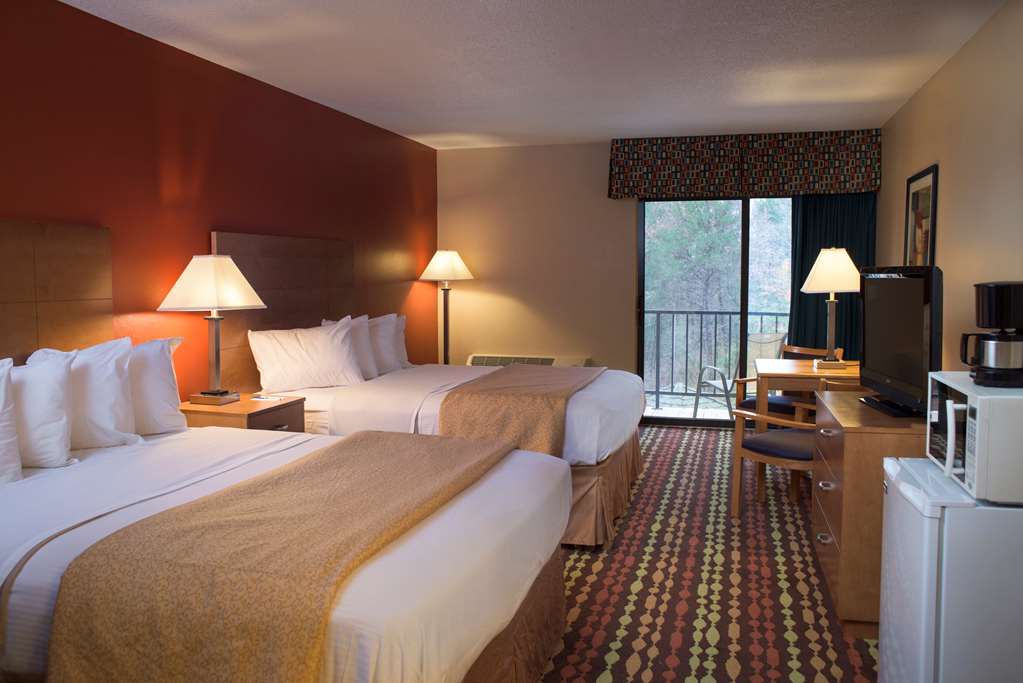 Guest Room Best Western Ambassador Inn & Suites Wisconsin Dells (608)254-4477