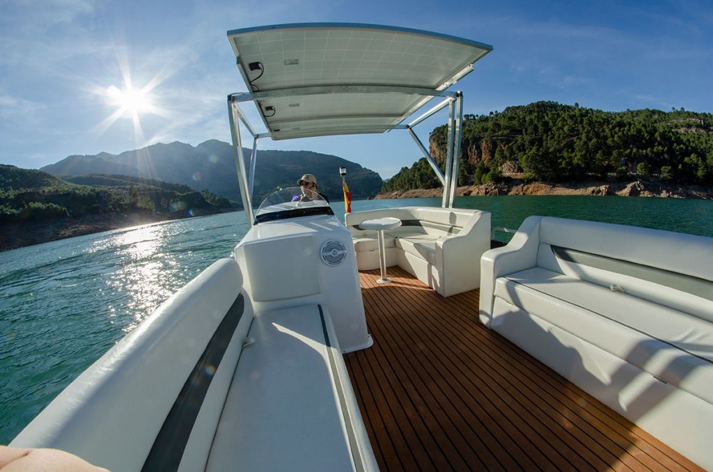 Images Cazorvillas Náutica - Alquiler Barcos Solares