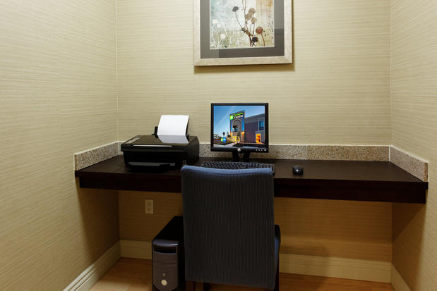 Images Holiday Inn Express Benicia, an IHG Hotel