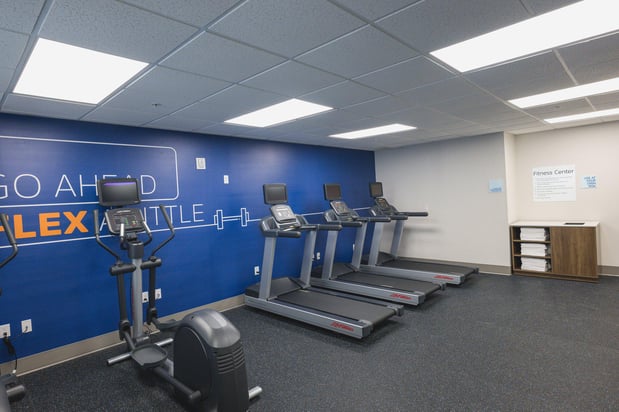 Images Holiday Inn Express & Suites Marquette by IHG