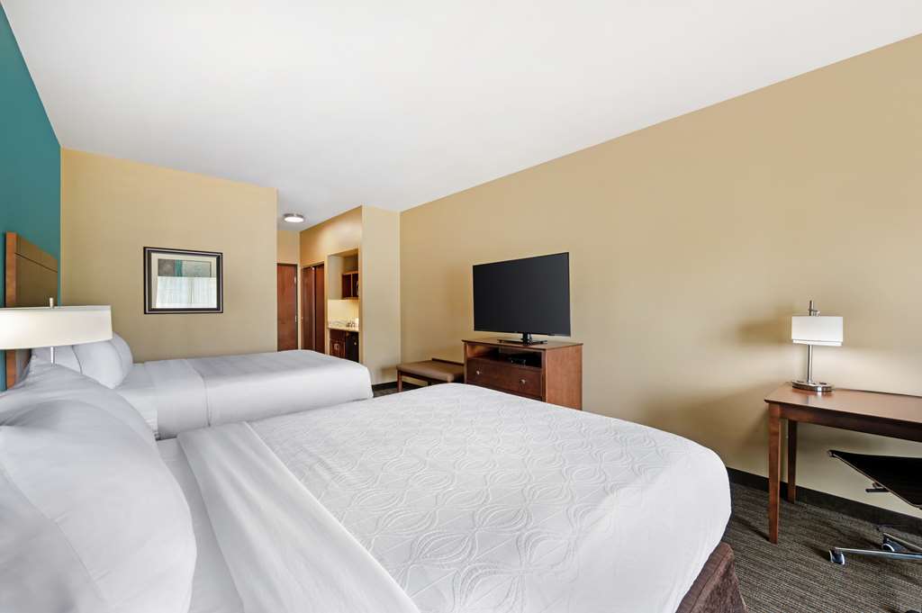 2 Queen Room