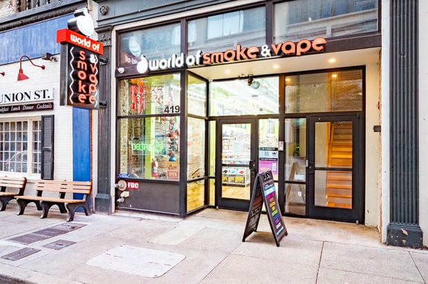 Images World of Smoke & Vape - Union St.