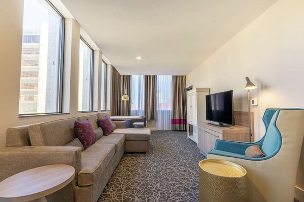 Images Hilton Garden Inn Wichita Downtown