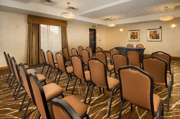 Images Holiday Inn Express & Suites Columbia East - Elkridge by IHG