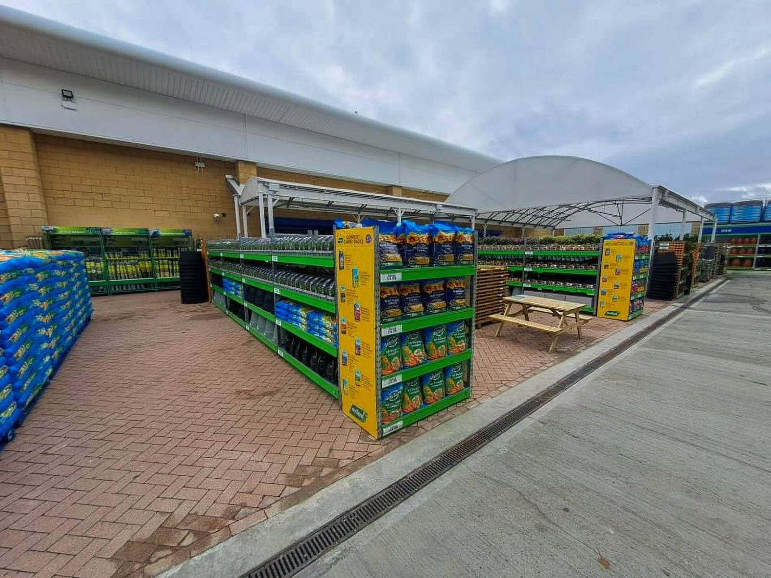 Images B&M Home Store with Garden Centre