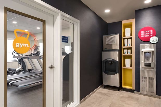 Images Tru by Hilton Cedar Rapids Westdale