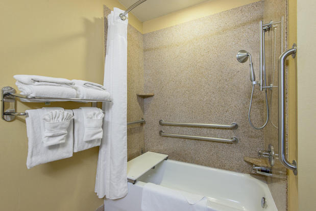 Images Holiday Inn Express & Suites Enid-Hwy 412, an IHG Hotel