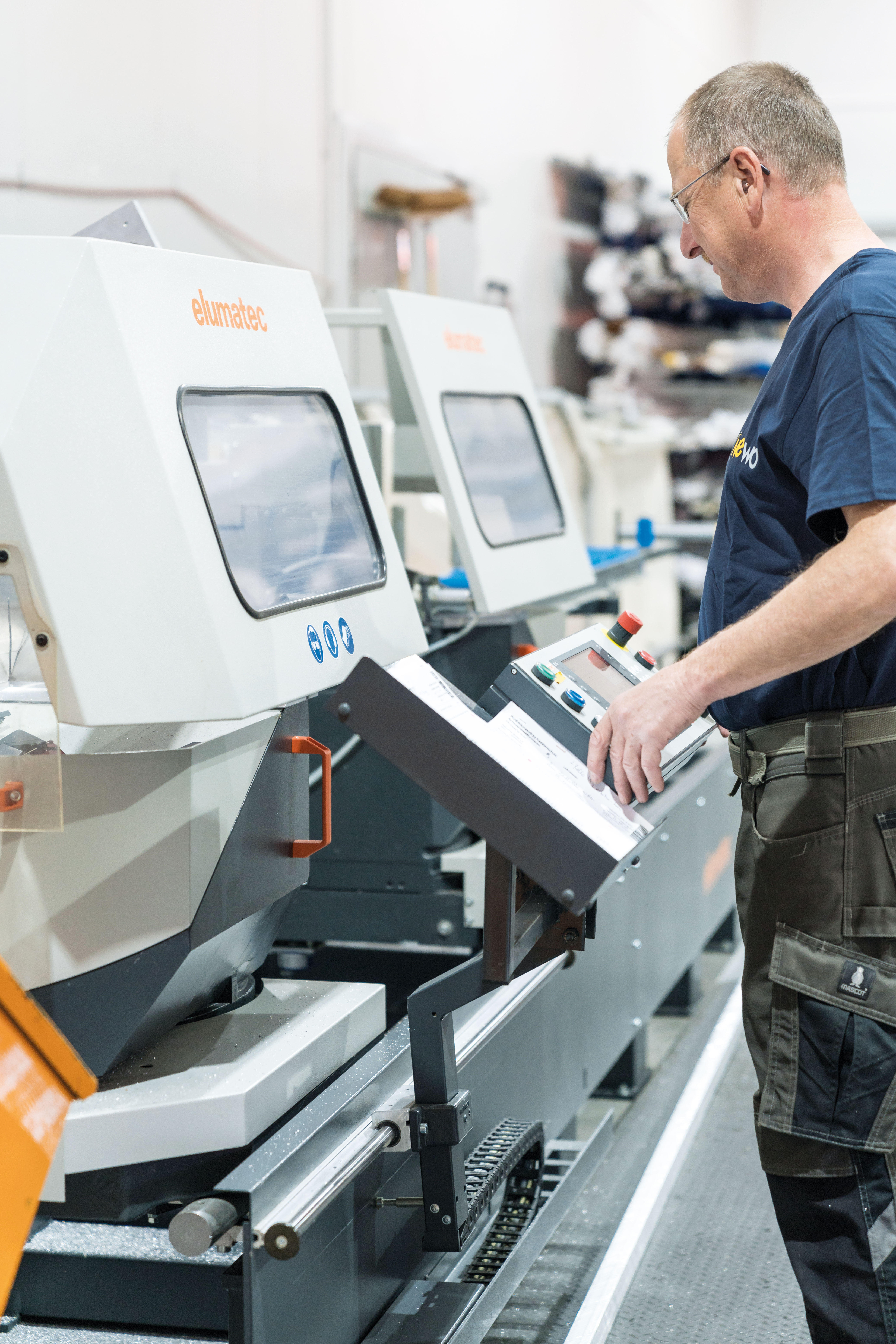 NEWO Sonnen- und Insektenschutz GmbH, Gewerbegebiet Nord 1a in Munderfing