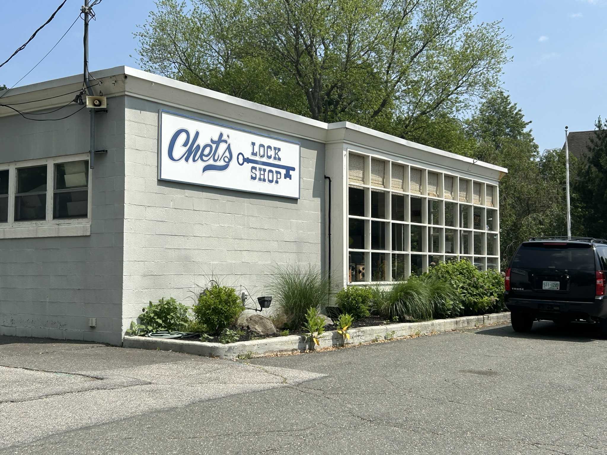 Chet's Lock Shop Image