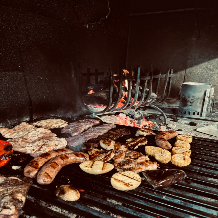 Images Tu Lugar Brasas y Tapas