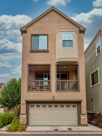 Images Jacqueline Brown - Realm Real Estate Group