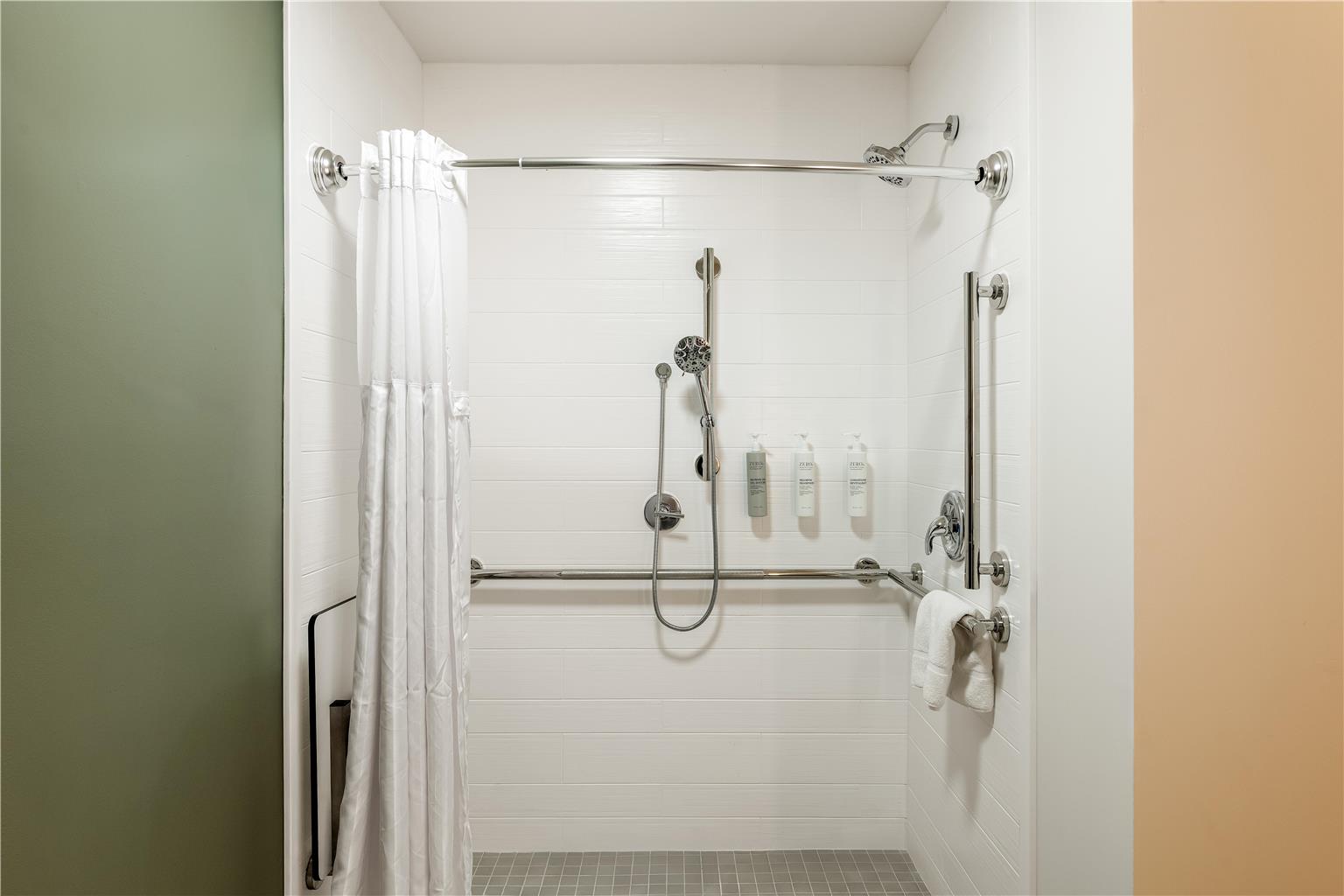 Guest room bath 