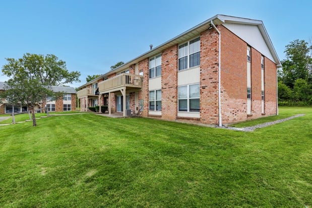 Images Hillcrest Village Apartment Homes
