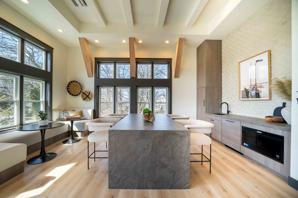 The Estates - Spacious Community Kitchen and Dining Area