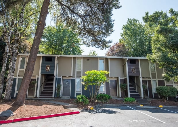 Images Rolling Hills Apartments