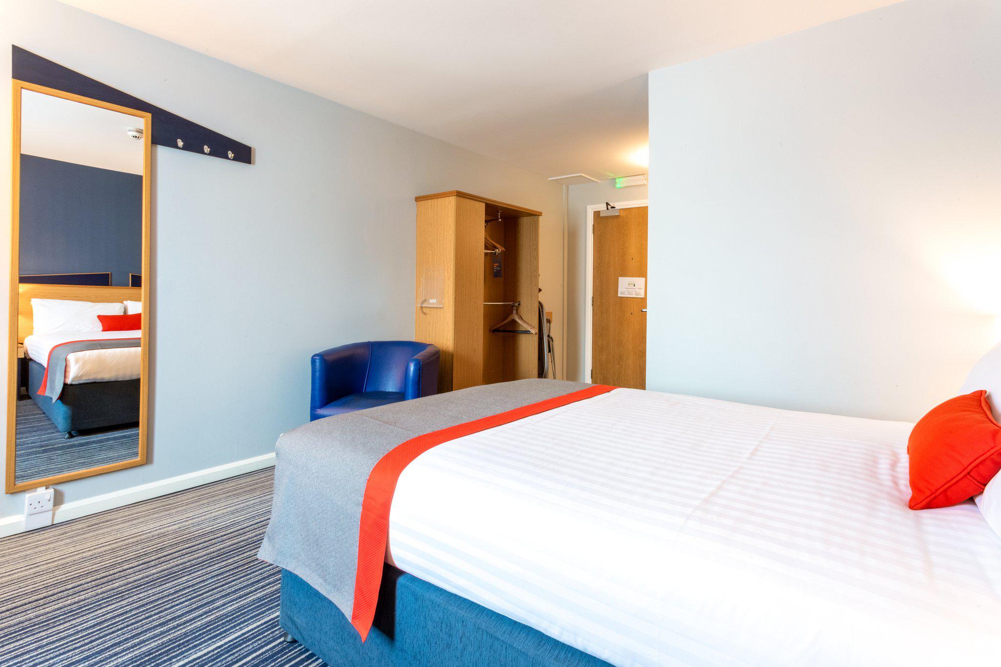 Images Holiday Inn Express Perth, an IHG Hotel