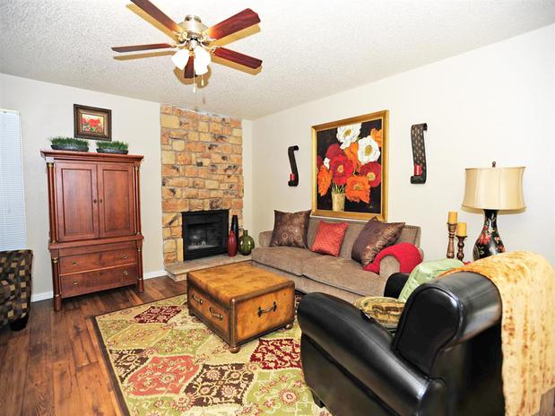 Images Summit Ridge Apartments