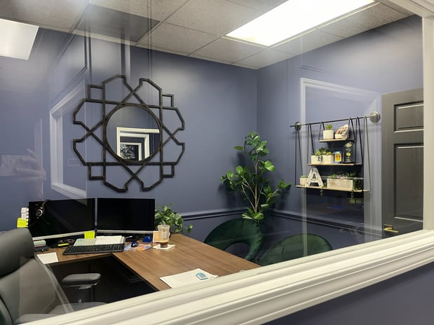 Images Julie Hahn: Allstate Insurance