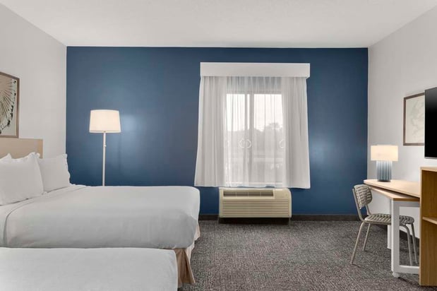 Images Spark by Hilton Newcomerstown