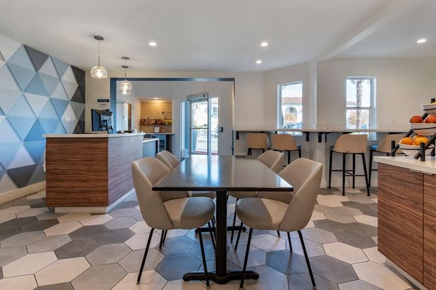 Images Best Western Plus Executive Suites