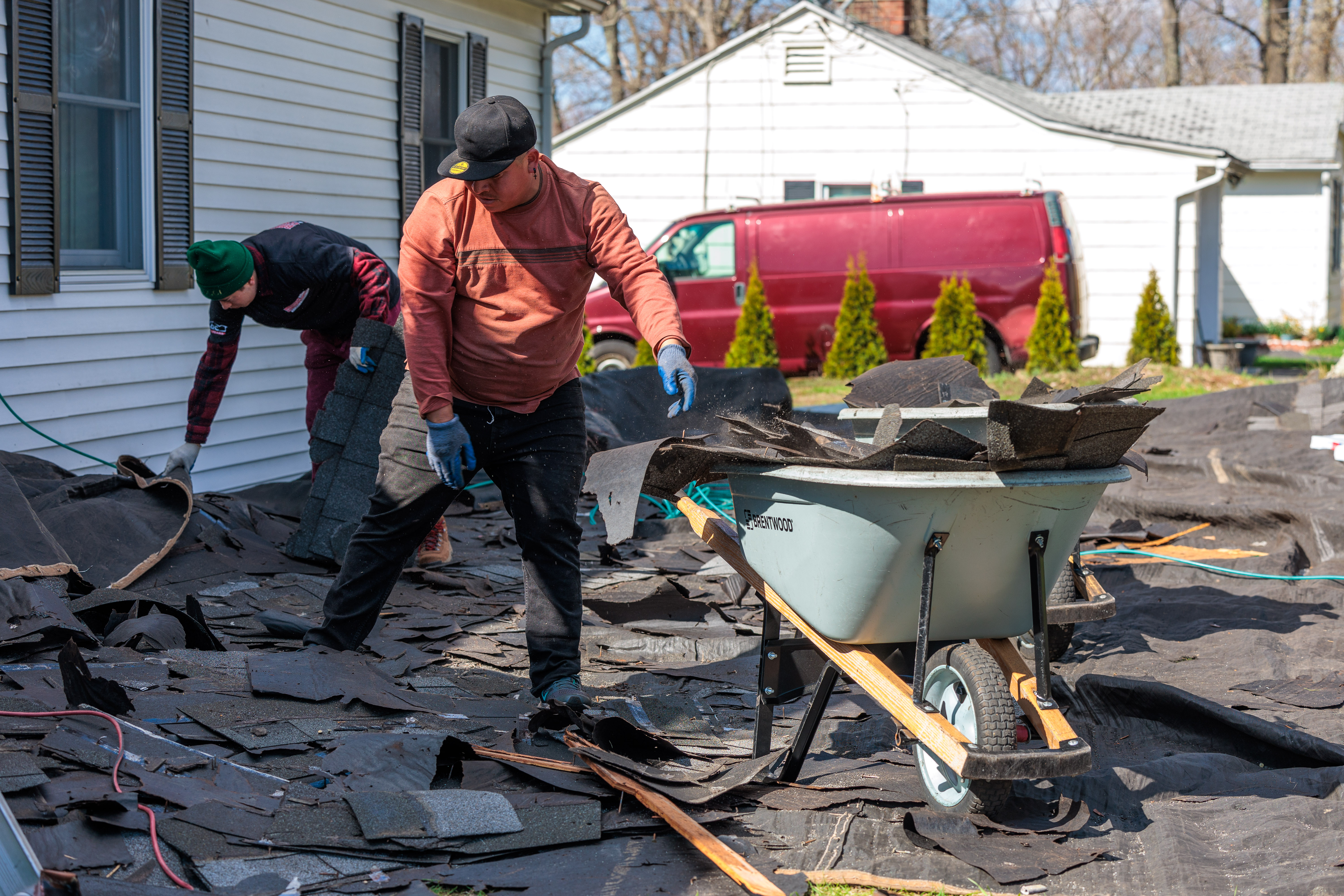 Bartlett Contracting LLC roofing team