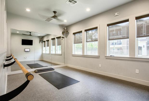 Images Urban Oaks at Conroe