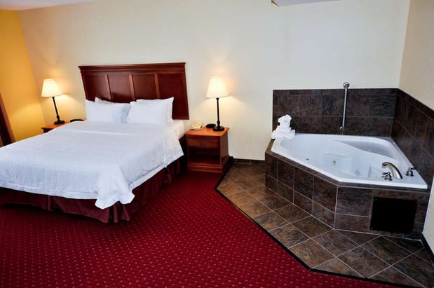 Images Hampton Inn & Suites Louisville East