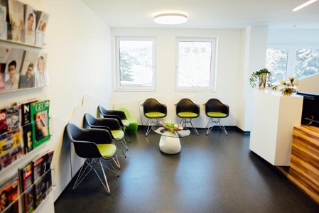 Dr. med. dent. Andreas Brünner, Ossiacher Straße 75a in Landskron