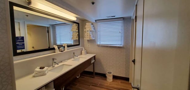 Images Hampton Inn Hillsville