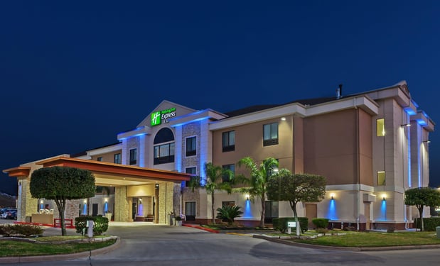 Images Holiday Inn Express & Suites Houston East by IHG