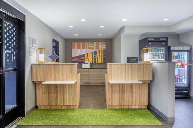 Images Spark by Hilton Clarion