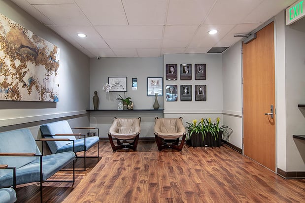 Images Wilshire Smile Studio - Los Angeles Dentist, Cosmetic and Emergency Dentistry