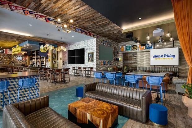 Images Holiday Inn & Suites Nashville Downtown - Broadway by IHG