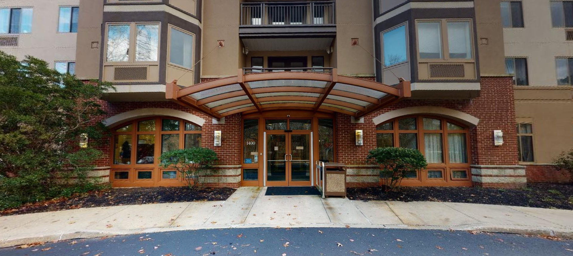Leisure Park front entrance to Assisted Living Leisure Park Lakewood (732)370-0444