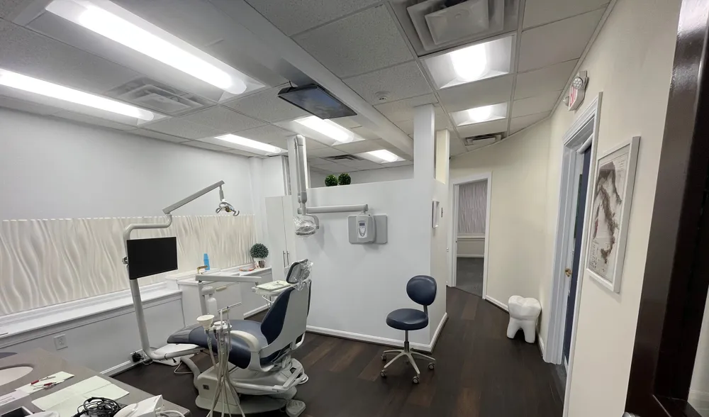 Ari Family Dental Image
