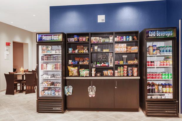 Images Holiday Inn Express Building 107