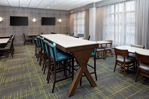 Images Hampton Inn Louisville Downtown