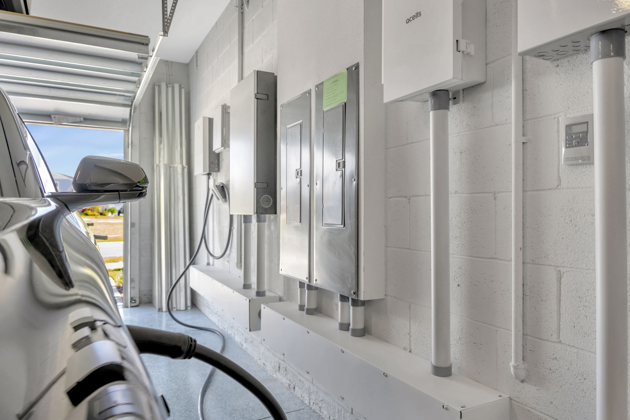 CKR Solar's award winning Vehicle-to-home battery backup solution.