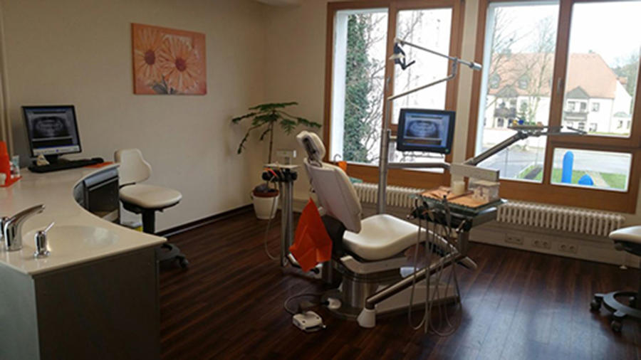 Bild 1 Zahnarztpraxis Mark Huster in Amberg