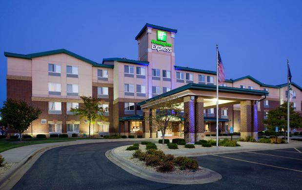 Images Holiday Inn Express & Suites St. Paul NE (Vadnais Heights), an IHG Hotel