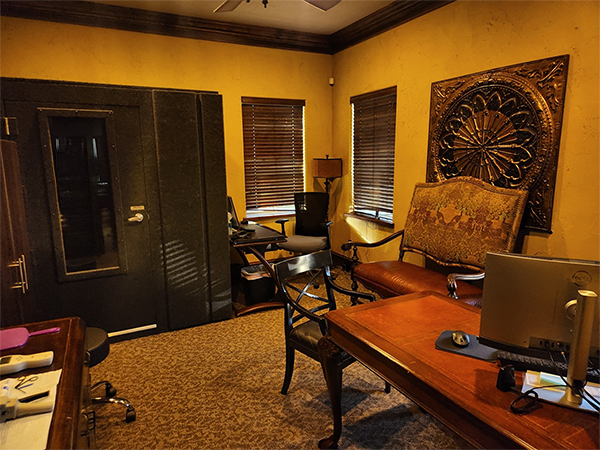 Interior photo of consultation office of the AudioNova hearing clinic in McKinney, TX