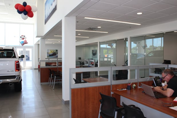 Images Russ Darrow Chrysler Dodge Jeep RAM Milwaukee Service Center
