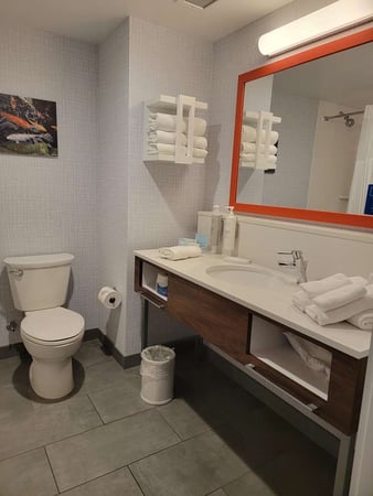 Images Hampton Inn & Suites Erie Bayfront